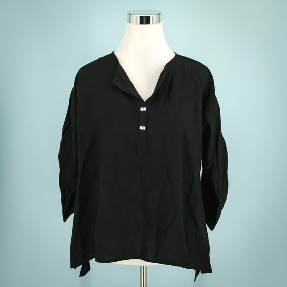 IC by Connie K Size Medium M Black Button Detail Split V Neck Boxy Arsty Top - Picture 1 of 7